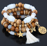 bracelets en bois avec papillon