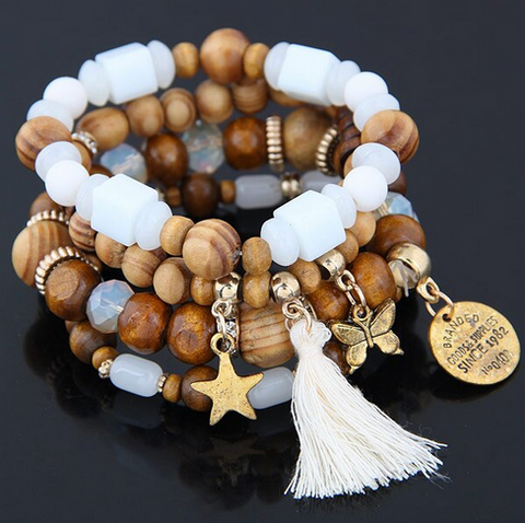 bracelets en bois avec papillon