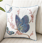 coussin broderie papillon